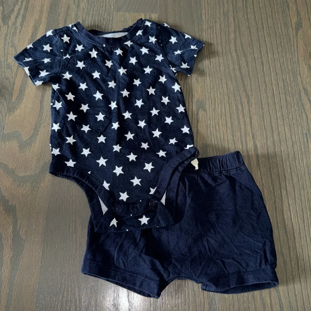 Old Navy 🇺🇸 Americana Stars Unisex 2-Piece Bodysuit and Shorts Set | 6-12M